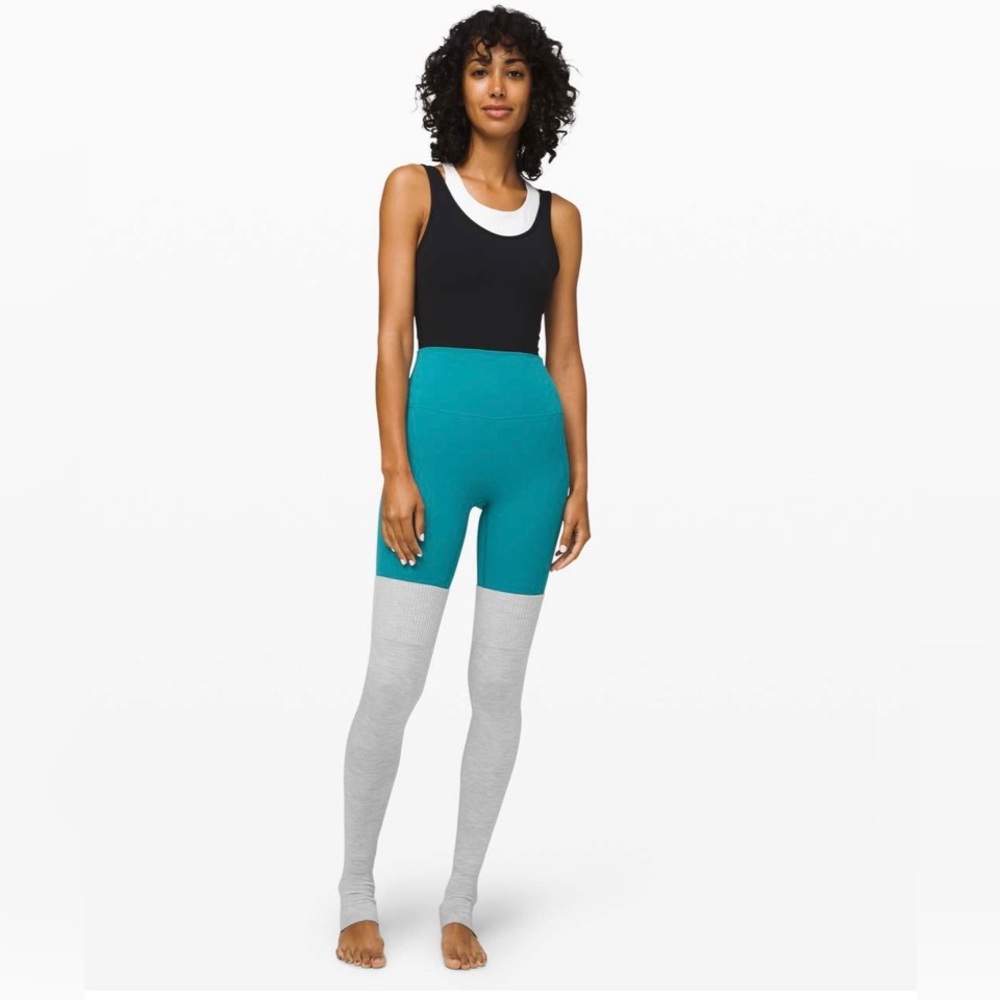 NWT Lululemon Evolution leg warmers light grey